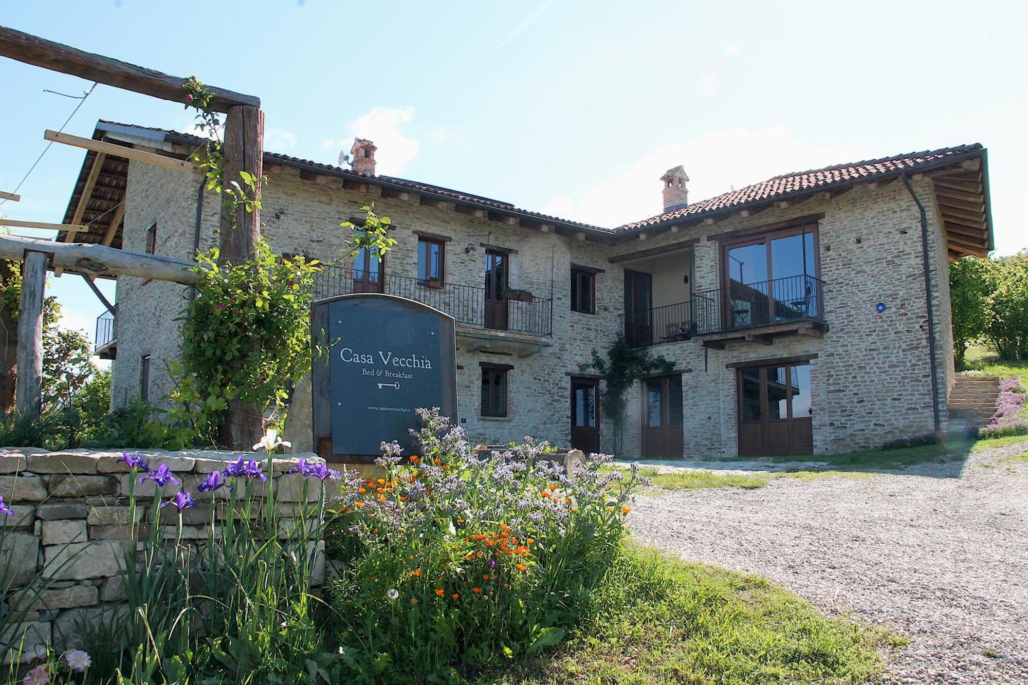 Casa Vecchia Bed&Breakfast Bossolasco Zewnętrze zdjęcie