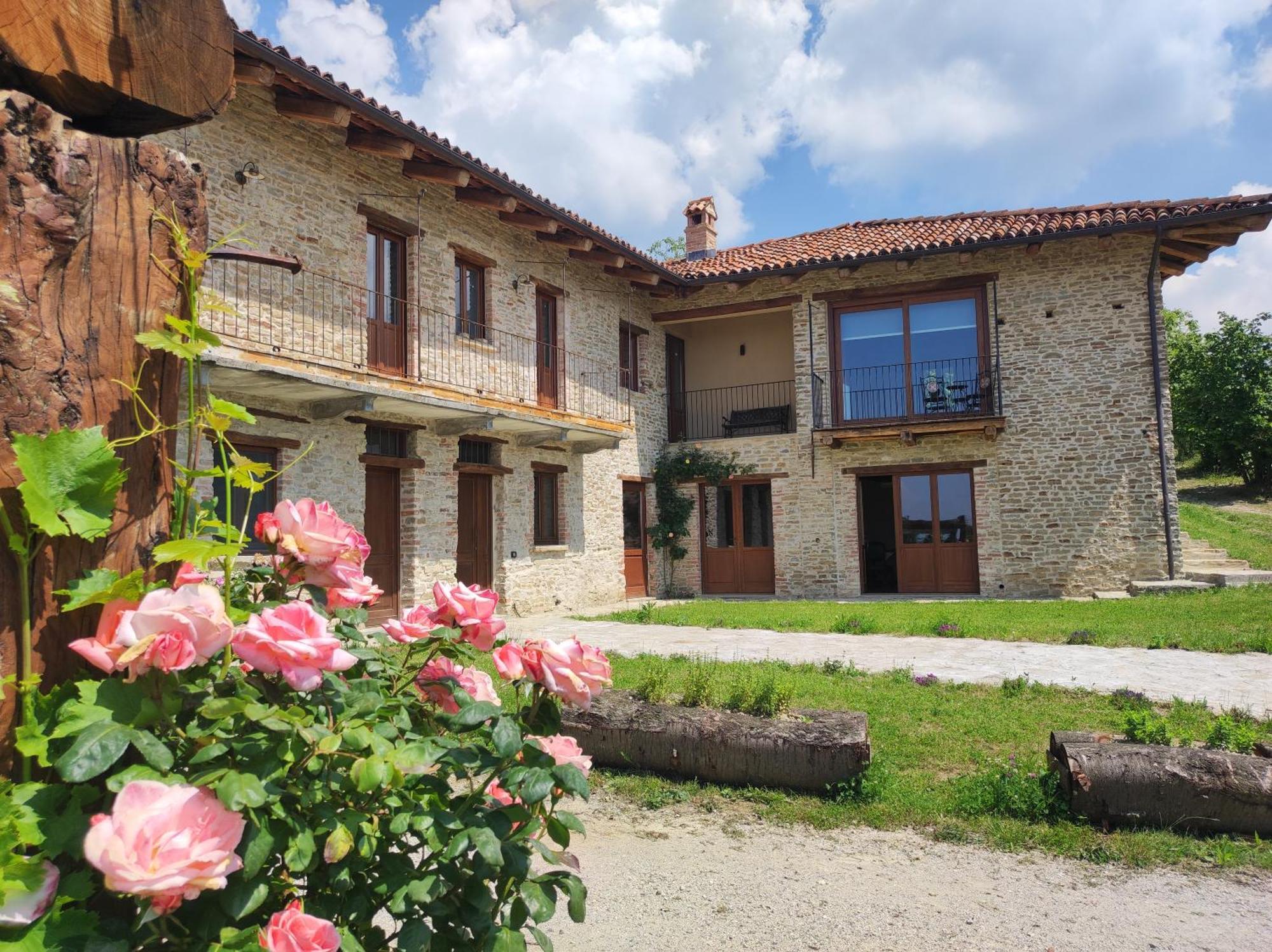 Casa Vecchia Bed&Breakfast Bossolasco Zewnętrze zdjęcie