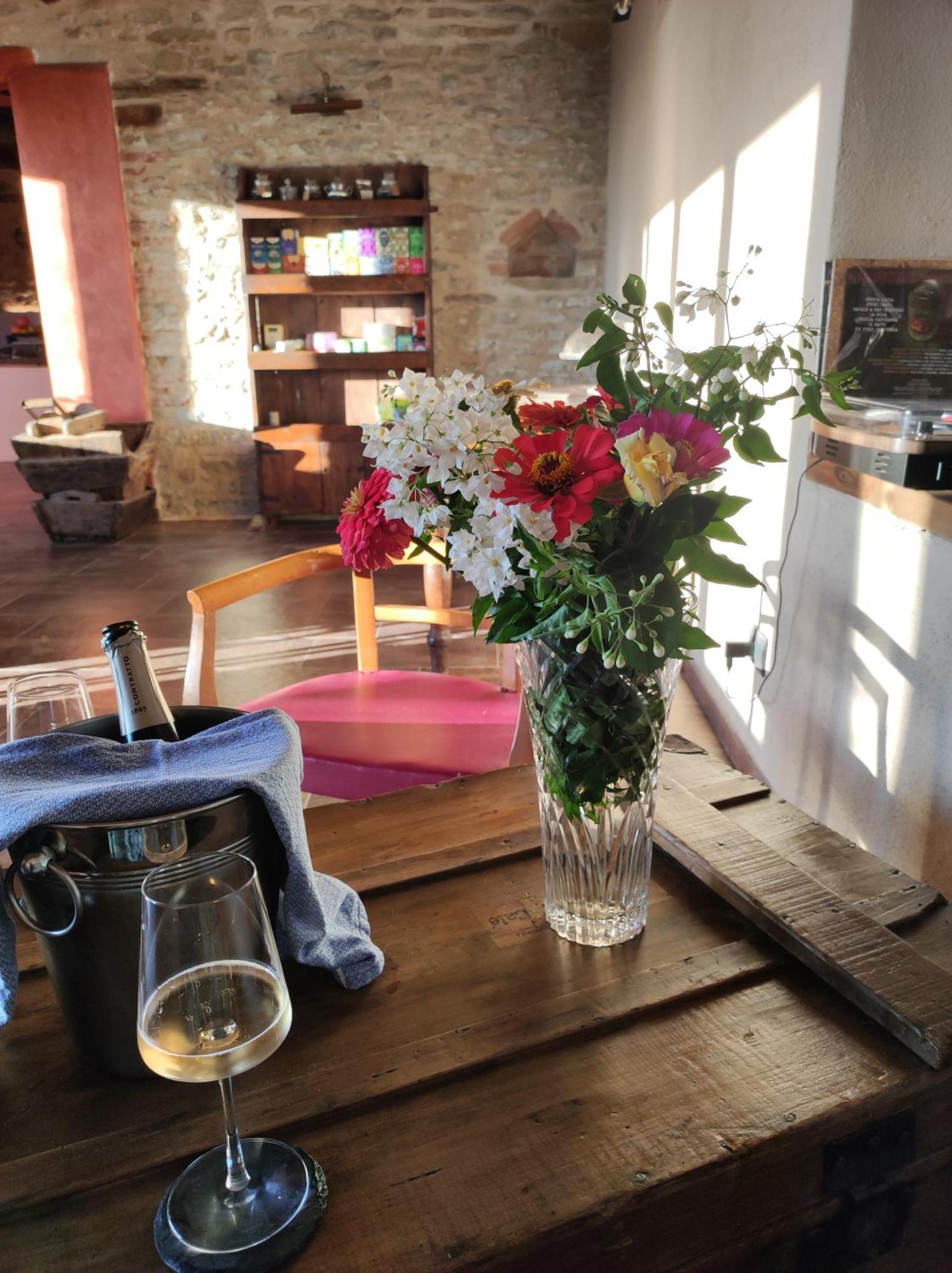 Casa Vecchia Bed&Breakfast Bossolasco Zewnętrze zdjęcie